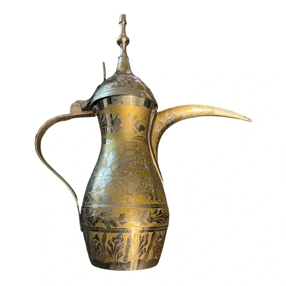 Vintage etched coffee pot with cups